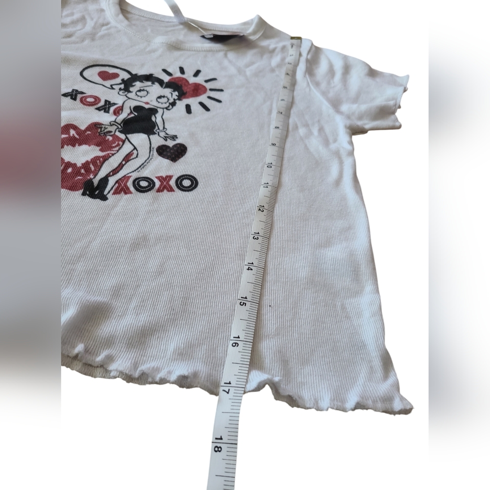 BRISCO BRANDS | BETTY BOOP CROPPED GRAPHIC T-SHIRT | WHITE | SIZE SMALL - Picture 8 of 10